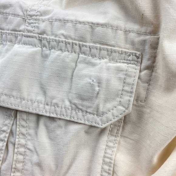 Eddie Bauer Cargo Shorts Men 38 Beige Outdoors Pockets - DISCOLORATION - - Picture 9 of 16